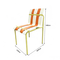 Chaise à lattes en PP à cadre en fer, à rayures et blocs de couleur, imperméable, pour extérieur, patio, café, restaurant, terrasse, cour, parc