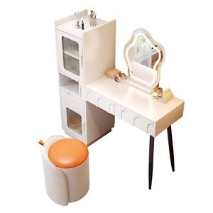 Tocador Moderno Minimalista con Espejo con Luces LED en Forma de Nube, Extensible, con Gabinete Lateral Multifuncional - Product Image 3