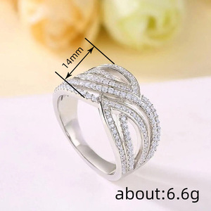 Anello Minimalista a Onda per Donne, Elegante Gioiello da Dito alla Moda - Product Image 4