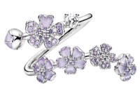 Vente en gros d'usine : Bagues de couple Fleur de cerisier, Bague de couple Fleur blanche, Bague d'amour en cuivre pavé pour femme pour Anniversaire de mariage