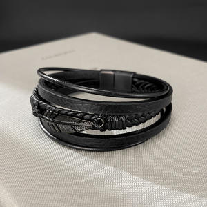 Vente en gros d'accessoires européens et américains: bracelets en plumes à la mode et polyvalents, cuir tressé multicouche à la mode - Product Image 3