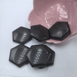 Láminas Magnéticas Hexagonales 32x28x6mm, Imán Pasivo de Piedra Bian Negra para Aplicaciones de Separación - Product Image 2