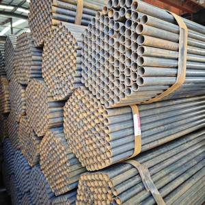 Tuyau en acier soudé ERW <span class=keywords><strong>de</strong></span> petit diamètre, résistant à l'usure, laminé à chaud, noir, pour l'habillage, la construction, le pliage, la découpe, certifié API - Product Image 1