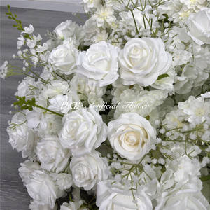 อุปกรณ์ตกแต่งร้านดอกไม้ ลูกบอลดอกไม้สีขาวหรูหราขนาด 90 ซม. พร้อมใบไม้สีเขียว สำหรับตกแต่งโต๊ะกลางงานแต่งงานในธีมป่า - Product Image 3