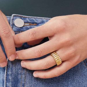 Gold Plated Corrugated Stainless Steel Band <b>Ring</b> Women Vintage Textured <b>Finger</b> <b>Ring</b> Unisex Plain Fashion Daily Wear Jewelry - Product Image 3