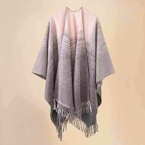Chal largo de lana de lujo para mujer, estilo poncho grueso con borlas, ideal para invierno, venta al por mayor - Product Image 4