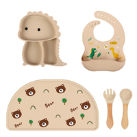 Usine personnalisée sans BPA emballage cadeau bols assiettes fourchettes et cuillères ensemble de vaisselle en silicone pour bébé