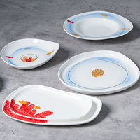 Assiette en porcelaine fine de forme rectangulaire irrégulière unique, motif corail, assiette en céramique blanche pour commande en gros