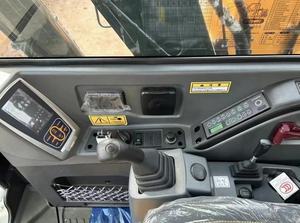 Mini-excavatrice sur chenilles Hyundai HX80 d'occasion de haute qualité avec cabine confortable, mini-excavatrice Hyundai HX80 d'occasion 8t à prix avantageux - Product Image 6