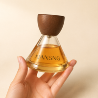 Flacon de parfum vide en verre transparent de 50 ml, forme conique, design exclusif et personnalisable, avec bouchon en bois et pompe à impression sérigraphique