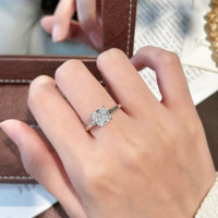 Anello di fidanzamento da donna in platino Pt950 con diamante fantasia coltivato in laboratorio, montatura a 4 griffe con gambo dritto e cuscino, stile semplice ed elegante