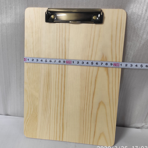 Porte-billets en bois pour présentateur de chèques de <span class=keywords><strong>restaurant</strong></span> personnalisé Presse-papiers en bois debout Porte-menus Presse-papiers en bois avec support pliable - Product Image 5