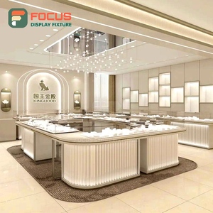 Vitrine de présentation de bijoux en bois de luxe moderne avec éclairage LED en verre et métal, présentoir intérieur haut de gamme pour boutique de détail - Product Image 3