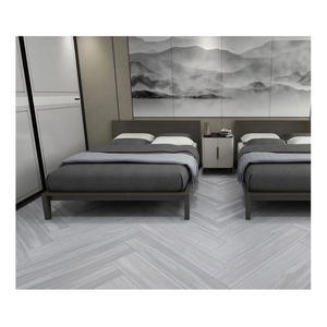 Piastrelle in Ceramica Antiscivolo con <span class=keywords><strong>Texture</strong></span> Bianca e <span class=keywords><strong>Grigia</strong></span> per Pavimenti di Camere d'Albergo, Effetto Legno Rustico Opaco in Porcellana - Product Image 3