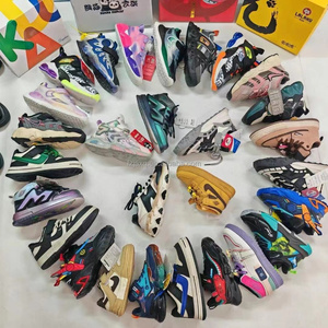 Ww Anan Vente en gros de ballots de chaussures de marque d'occasion de haute qualité en vrac, styles variés pour femmes et hommes, stock de vêtements - Product Image 1