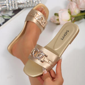 Nouvelles Sandales Plates Élégantes et Polyvalentes pour Femmes 2025 – Style Classique, Couleur Unie, Décoration Métallique, Bout Carré - Product Image 4