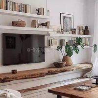 Meuble TV mural en bois massif avec bord naturel |   Console multimédia flottante rustique et créative au design antique, meuble de maison