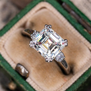 Anello vintage alla moda con zirconi e diamanti simulati da donna, adatto per dita corte, gioielli da dito - Product Image 1