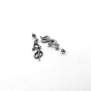 Pendientes colgantes de acero y titanio con forma de serpiente yunnique para hombres y mujeres, joyería de moda con forma de animal - Product Image 4