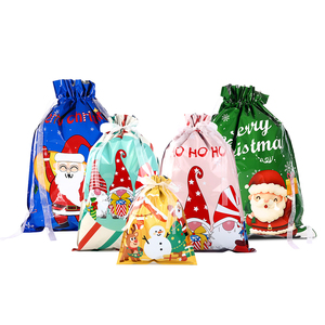 Sacchetti Regalo di Lusso <span class=keywords><strong>per</strong></span> <span class=keywords><strong>Natale</strong></span>: Sacchetti Dorati e Rossi <span class=keywords><strong>per</strong></span> <span class=keywords><strong>Regali</strong></span> Natalizi, Sacchetti Personalizzati <span class=keywords><strong>per</strong></span> Festività, Confezioni Regalo Stampate su Misura - Product Image 1