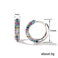 Kadınlar için Gökkuşağı Kübik Zirkonya Huggie Halka Küpeler, 4mm, Beyaz Altın Kaplama Pirinç Taşlı, 1 Renk