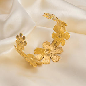 Pulsera de Oro con Diseño Floral, Acero Inoxidable 18K, Estilo Abierto, Joyería Unisex para Fiestas - Product Image 2