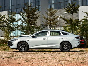 BYD Qin L 2024 Vehículo <span class=keywords><strong>de</strong></span> Nueva Energía para Emiratos Árabes Unidos, Jordania, Arabia Saudita, Medio Oriente, Volante a la Izquierda - Product Image 4