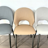 Chaise de salle à manger en cuir à coutures verticales motif griffe de chat, chaise latérale ajourée, chaise à pieds en métal noir pour salle à manger, cuisine, café