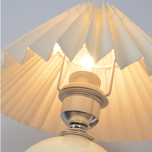 Vintage Trắng Gốm Bảng Đèn Xếp Li Vải PVC Chụp Đèn Hàn Quốc Ins Phong Cách Retro Ánh Sáng Ấm Áp Bắc Âu Trang Trí - Product Image 6