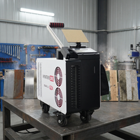 Machine de nettoyage au laser pulsé refroidie par air 200W 300W pour l'élimination de la peinture et des revêtements sur les grandes voies ferrées en acier