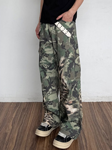 Pantalones Vaqueros Cargo de Pierna Ancha con Estampado de Camuflaje Vintage para Hombre, Corte Holgado con Bolsillos - Product Image 3