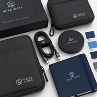 Kit de bienvenue pour les nouveaux employés avec logo personnalisé, comprenant une pochette pour ordinateur portable, un câble de charge, un carnet et un chargeur sans fil pour le travail hybride