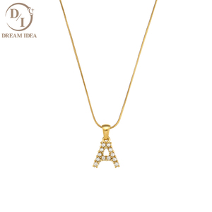 Collana con ciondolo alfabeto con perle <span class=keywords><strong>d</strong></span>'imitazione in acciaio inossidabile placcato <span class=keywords><strong>oro</strong></span> 18 carati di nuovo arrivo - Product Image 1