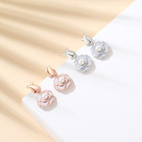 Boucles d'oreilles tendance en argent 925 avec fleur de camélia en résine, incrustation de perles d'imitation, bijoux originaux pour femme, cadeau de fête, mariage