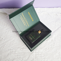 Boîtes personnalisées d'huile essentielle en papier magnétique rigide de luxe pour bouteilles de 10ml boîte cadeau en carton à fermeture magnétique avec insert en mousse