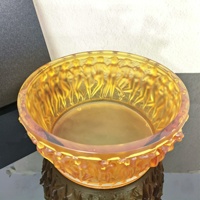 Bol en verre cristal ambré sculpté à la main avec relief Bacchantes, bol en verre artistique de luxe français pour décoration intérieure haut de gamme