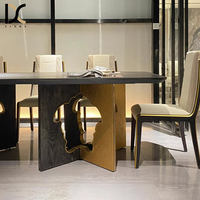 Table de salle à manger ronde moderne avec dessus en marbre et socle en bois Furnistyle