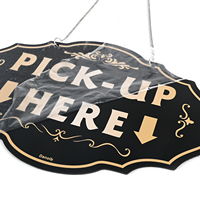 Panneau d'affichage noir personnalisé en plastique pour vitrine, avec chaîne métallique, plaque décorative de guidage pour entrée de magasin