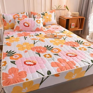 Set di 3 Pezzi all'Ingrosso: Coprimaterasso Trapuntato, Lenzuolo con Angoli e Federa, Design Semplice - Product Image 2