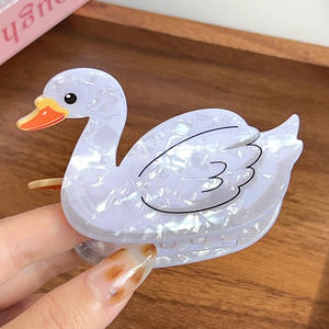 Pinzas para el Cabello con Diseño de Animales de Dibujos Animados: Oso de Peluche, Pavo Real, Ardilla, Erizo, Tiburón, Material PVC, 8CM/9CM, Accesorio para Mujer - Product Image 5