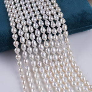 Collier semi-fini en perles d'eau douce naturelles de 8-9 mm, forme de riz, bon lustre avec de légères imperfections pour la fabrication de bijoux en perles en vrac - Product Image 1