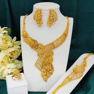 Nigéria Dubaï femmes 24K or massif romantique collier de mariée Bracelet boucles d'oreilles bague quatre pièces ensemble de bijoux fleur Design - Product Image 4