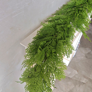 Guirnalda Artificial de Ciprés Xin Yan de 200 cm, Ramo Decorativo para Navidad - Product Image 1