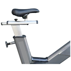 Vélo de spinning commercial avec design ergonomique et guidon multi-positions pour un <span class=keywords><strong>confort</strong></span> de conduite optimal - Product Image 6