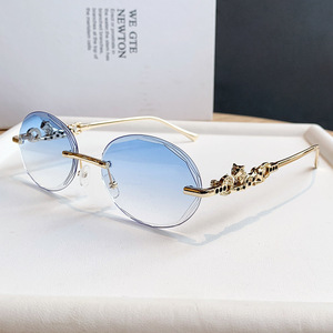 Gafas de Sol Ovaladas Sin Montura con Degradado y Decoración de Leopardo, Protección UV400, Unisex, Moda para Adultos - Product Image 3