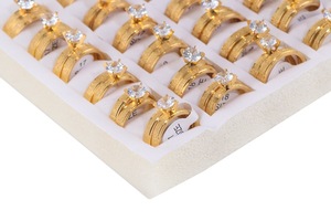 재고 있음 패션 약혼 반지 18K 금도금 스테인리스 스틸 커플링 큰 사이즈 여성용 남성용 반지 - Product Image 5