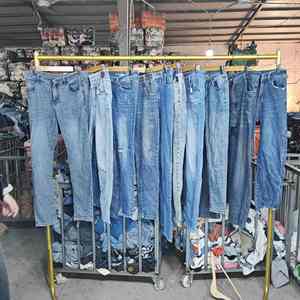 Venta Directa de Fábrica: Fardos de Jeans Ajustados para Mujer, 100 kg, <span class=keywords><strong>Ropa</strong></span> Usada de Grado A, Pantalones para Mujer, Fardos de Alta Calidad - Product Image 4