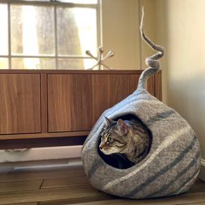 Cama para gatos de lana de fieltro natural grande ecológica para gatos - Product Image 5