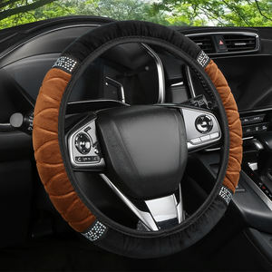 غطاء عجلة قيادة من الجلد الصناعي بأربعة أذرع من شينغج بسعر الجملة، يناسب جميع السيارات، إكسسوارات سيارات عالية الجودة، خدمة تصنيع حسب الطلب - Product Image 1
