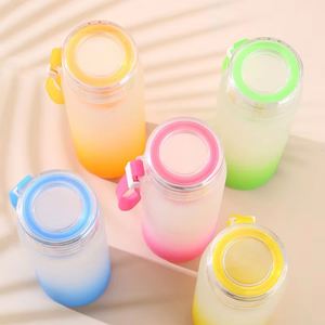 Bouteille en verre dégradé de 500 ml avec logo personnalisé et manchon de protection en silicone - Product Image 1